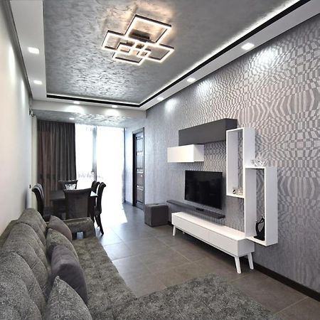 Luxuary 2Bedroom 2 Bathroom Apartment With Jacuzzi 耶烈万 外观 照片
