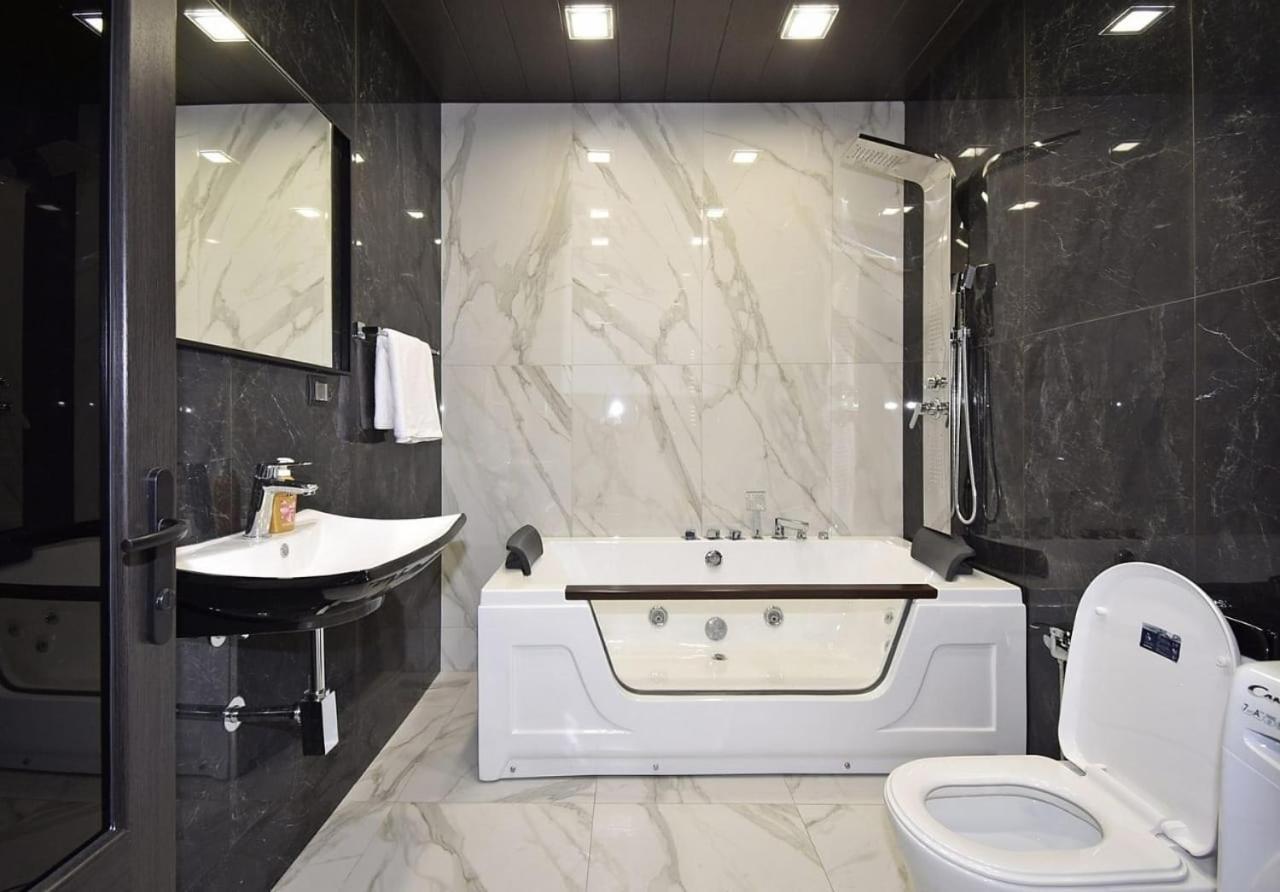 Luxuary 2Bedroom 2 Bathroom Apartment With Jacuzzi 耶烈万 外观 照片