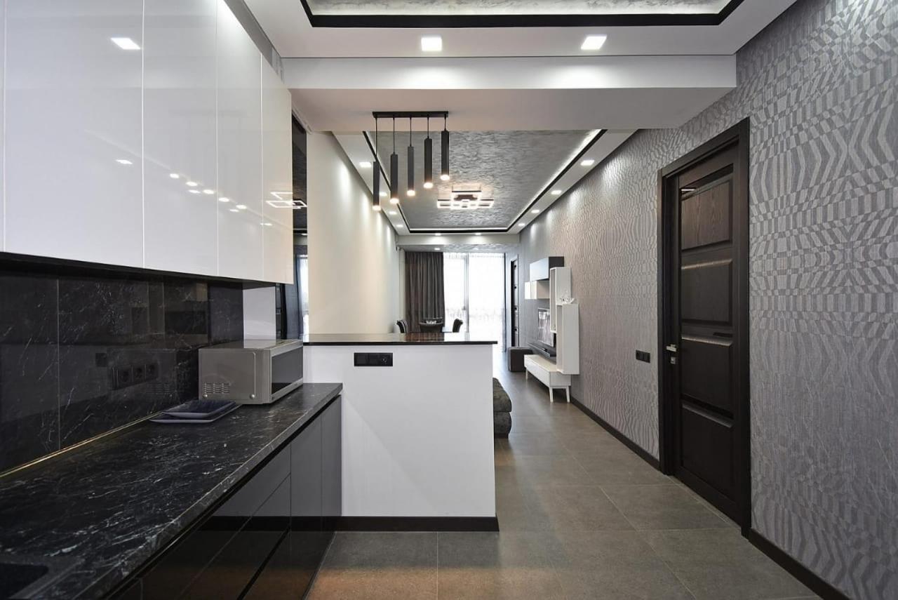 Luxuary 2Bedroom 2 Bathroom Apartment With Jacuzzi 耶烈万 外观 照片