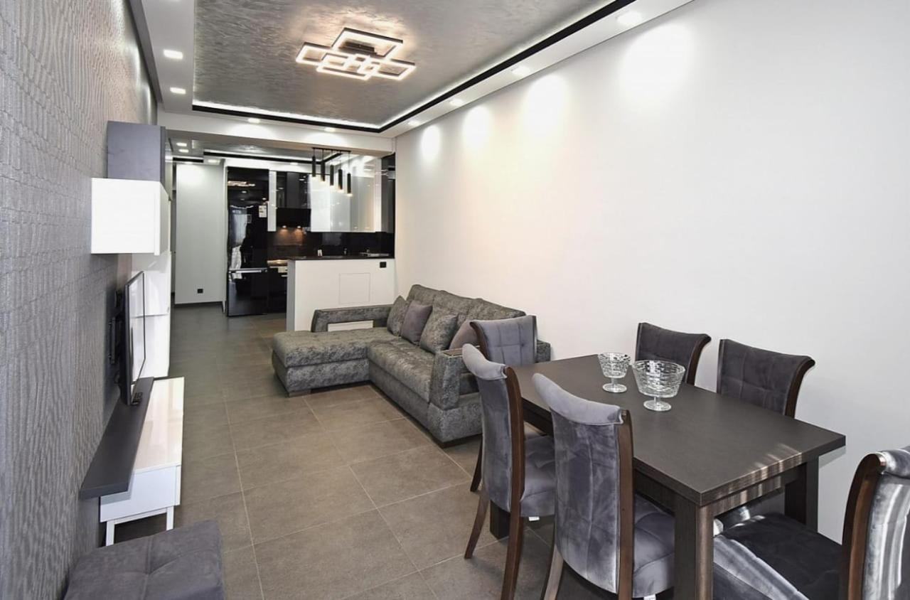 Luxuary 2Bedroom 2 Bathroom Apartment With Jacuzzi 耶烈万 外观 照片