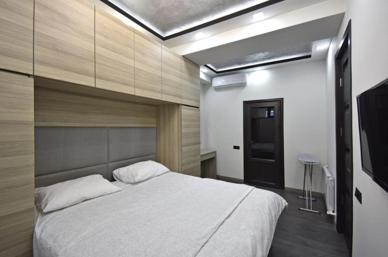 Luxuary 2Bedroom 2 Bathroom Apartment With Jacuzzi 耶烈万 外观 照片