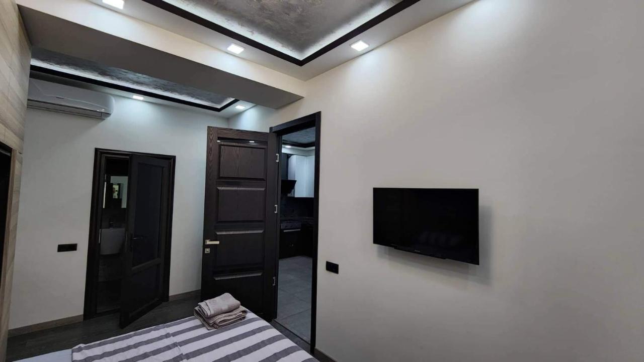 Luxuary 2Bedroom 2 Bathroom Apartment With Jacuzzi 耶烈万 外观 照片