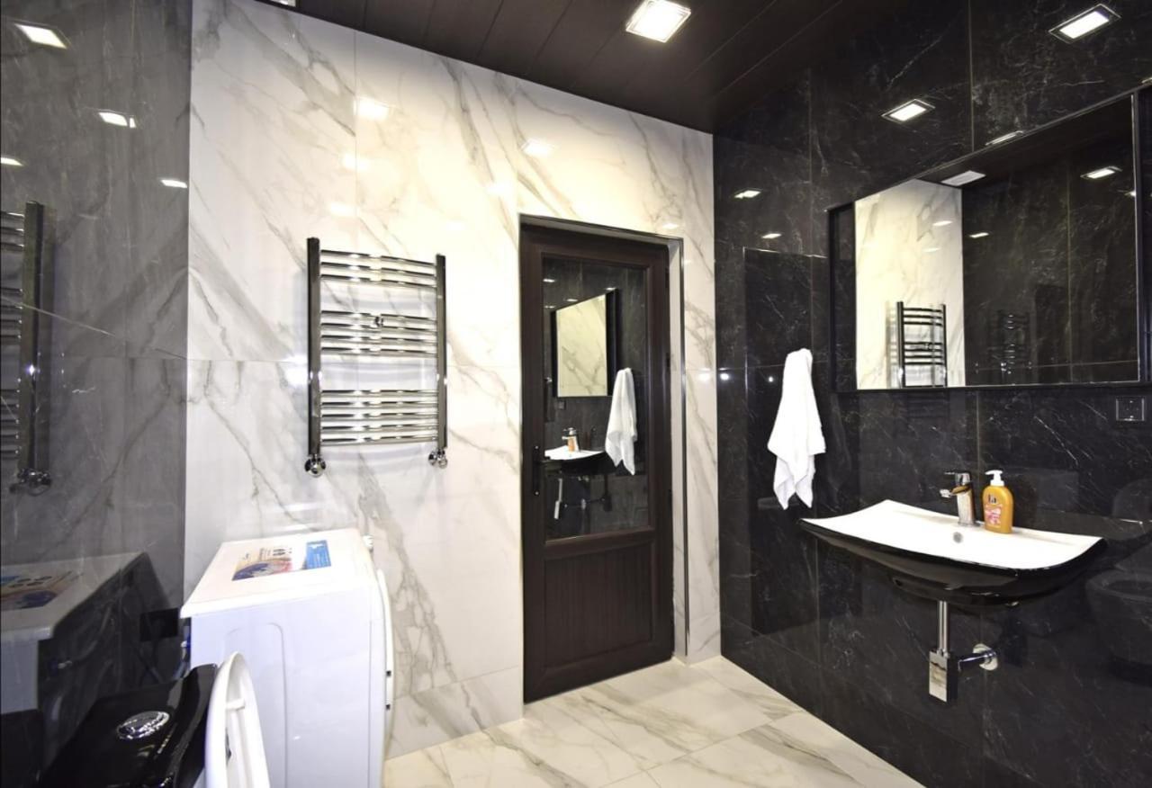 Luxuary 2Bedroom 2 Bathroom Apartment With Jacuzzi 耶烈万 外观 照片