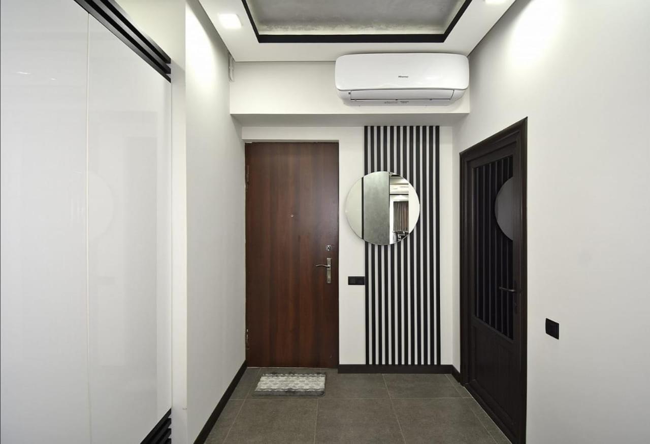 Luxuary 2Bedroom 2 Bathroom Apartment With Jacuzzi 耶烈万 外观 照片