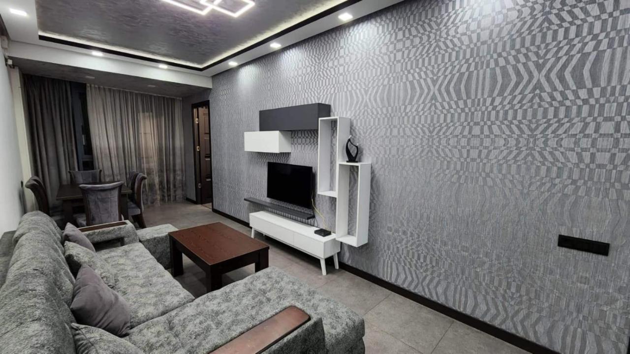 Luxuary 2Bedroom 2 Bathroom Apartment With Jacuzzi 耶烈万 外观 照片