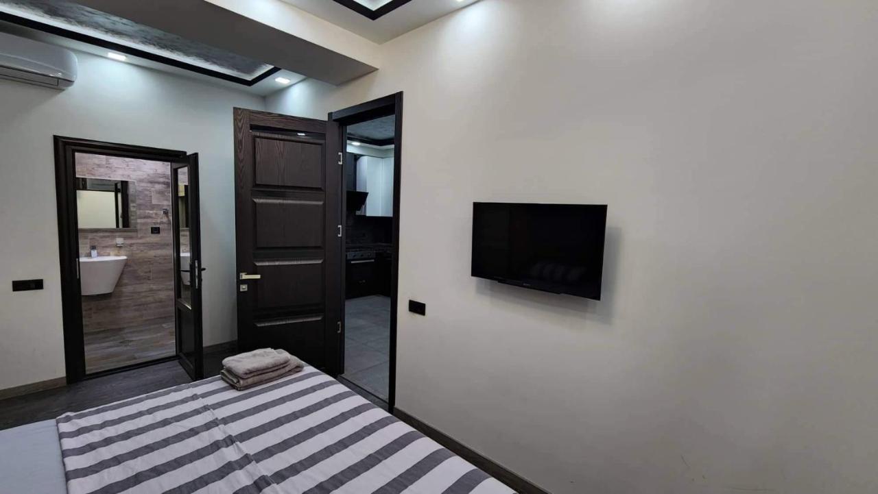 Luxuary 2Bedroom 2 Bathroom Apartment With Jacuzzi 耶烈万 外观 照片